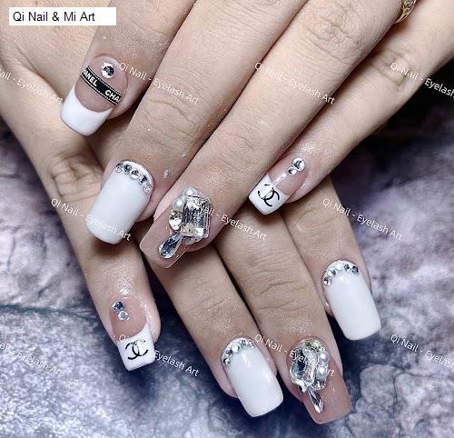 Qi Nail & Mi Art